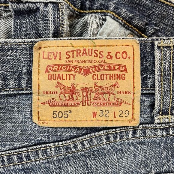 Levi's 505 Regular Fit Jeans Mid Rise Straight Leg 32” x 29” Rise 11" - Picture 4 of 8
